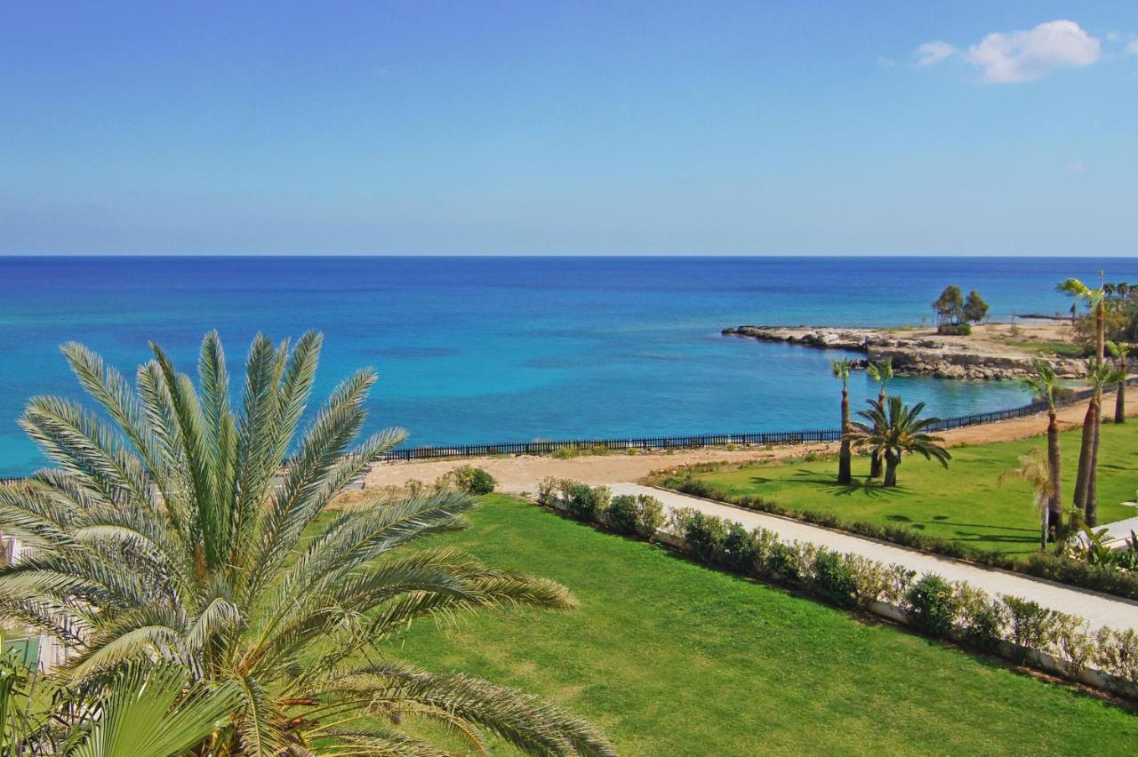 Lucile - Coralli Beachfront Apartment Paralímni Extérieur photo