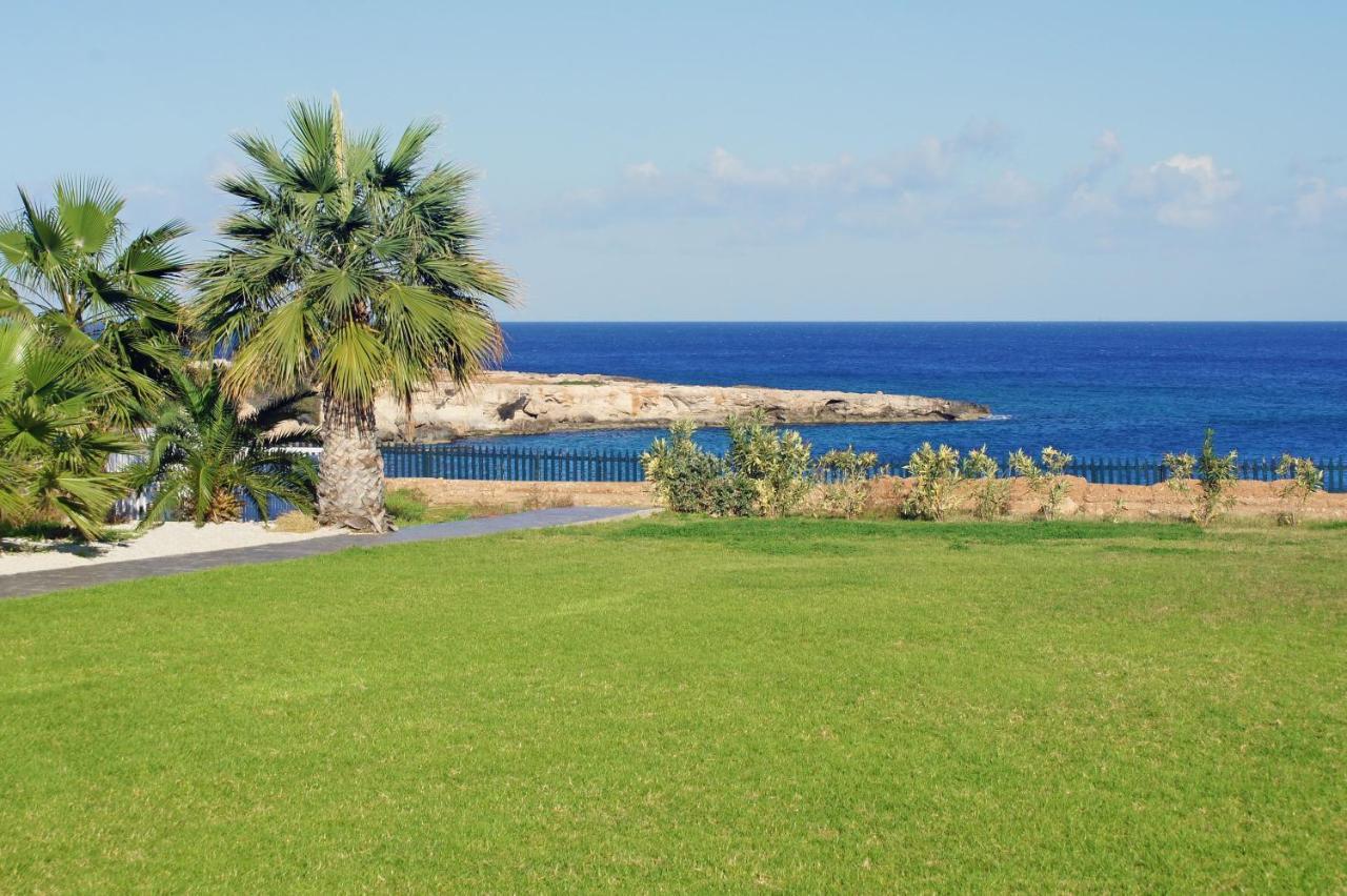 Lucile - Coralli Beachfront Apartment Paralímni Extérieur photo