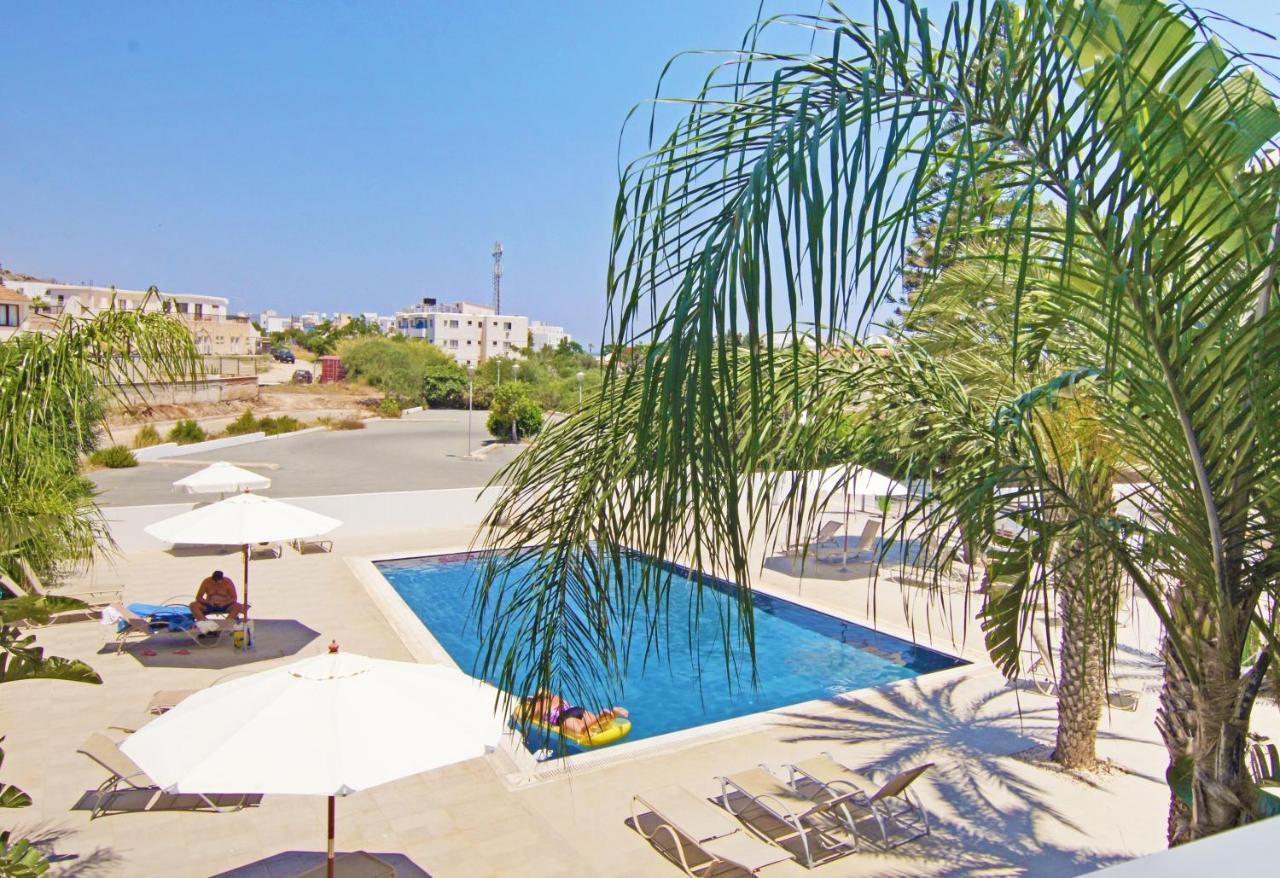 Lucile - Coralli Beachfront Apartment Paralímni Extérieur photo