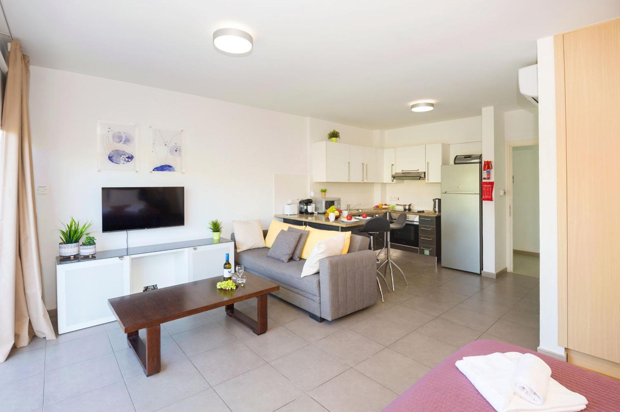 Lucile - Coralli Beachfront Apartment Paralímni Extérieur photo