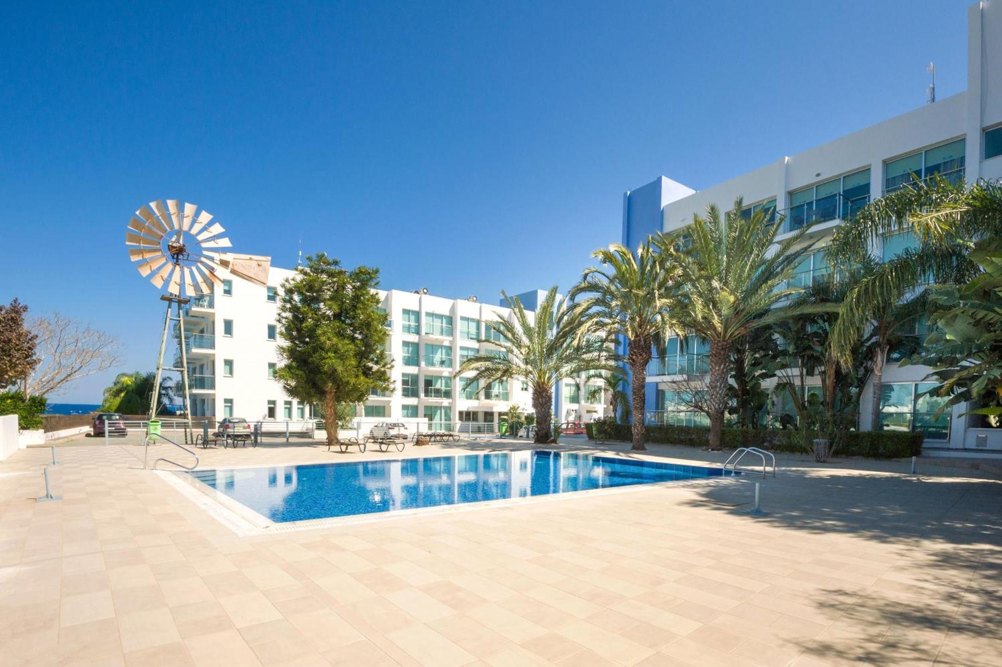Lucile - Coralli Beachfront Apartment Paralímni Extérieur photo