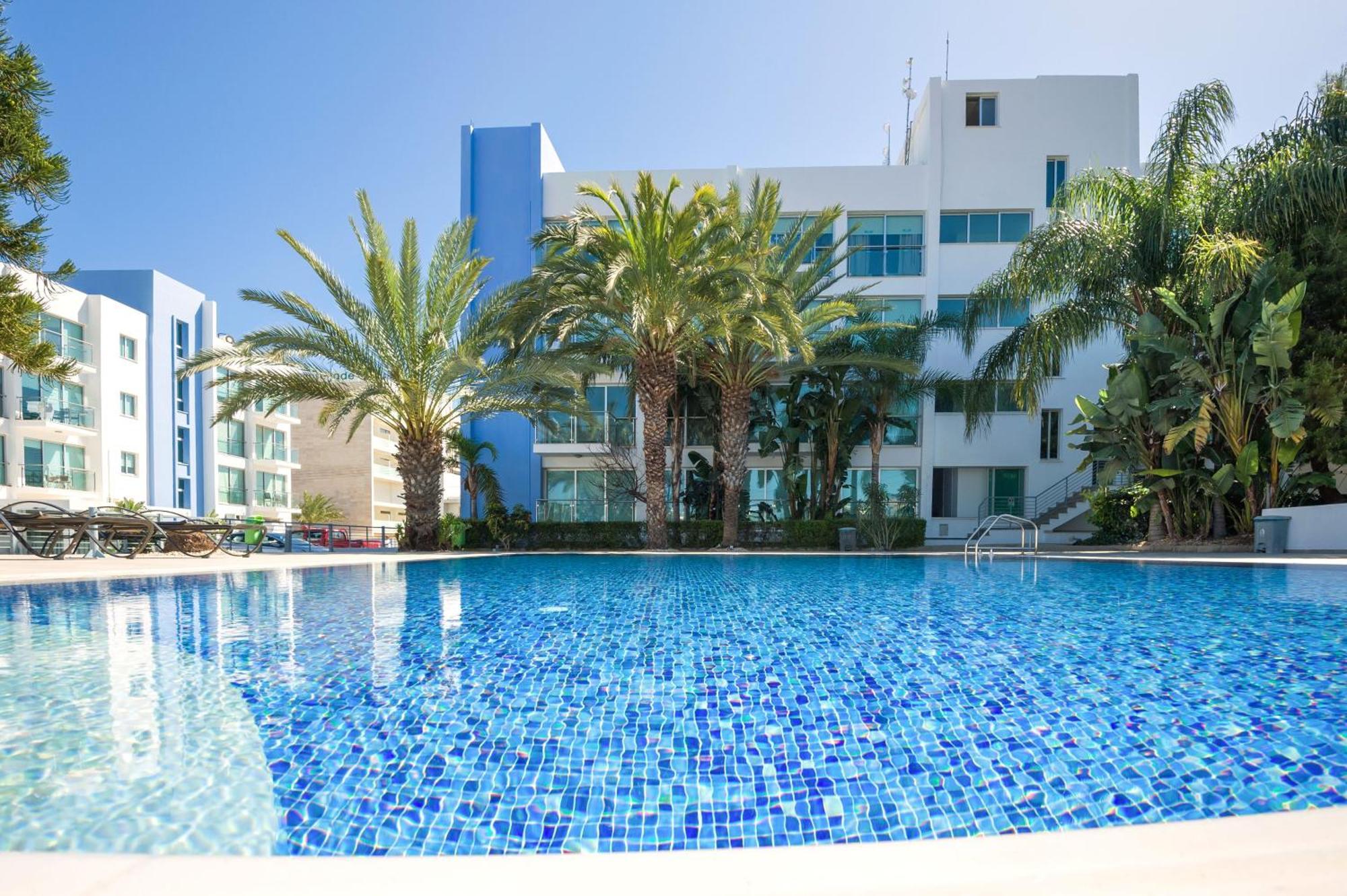 Lucile - Coralli Beachfront Apartment Paralímni Extérieur photo