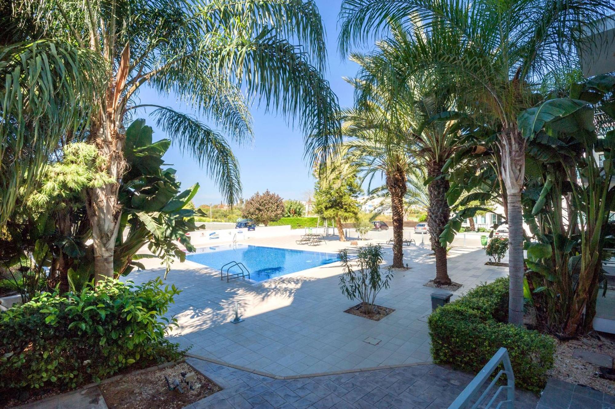 Lucile - Coralli Beachfront Apartment Paralímni Extérieur photo