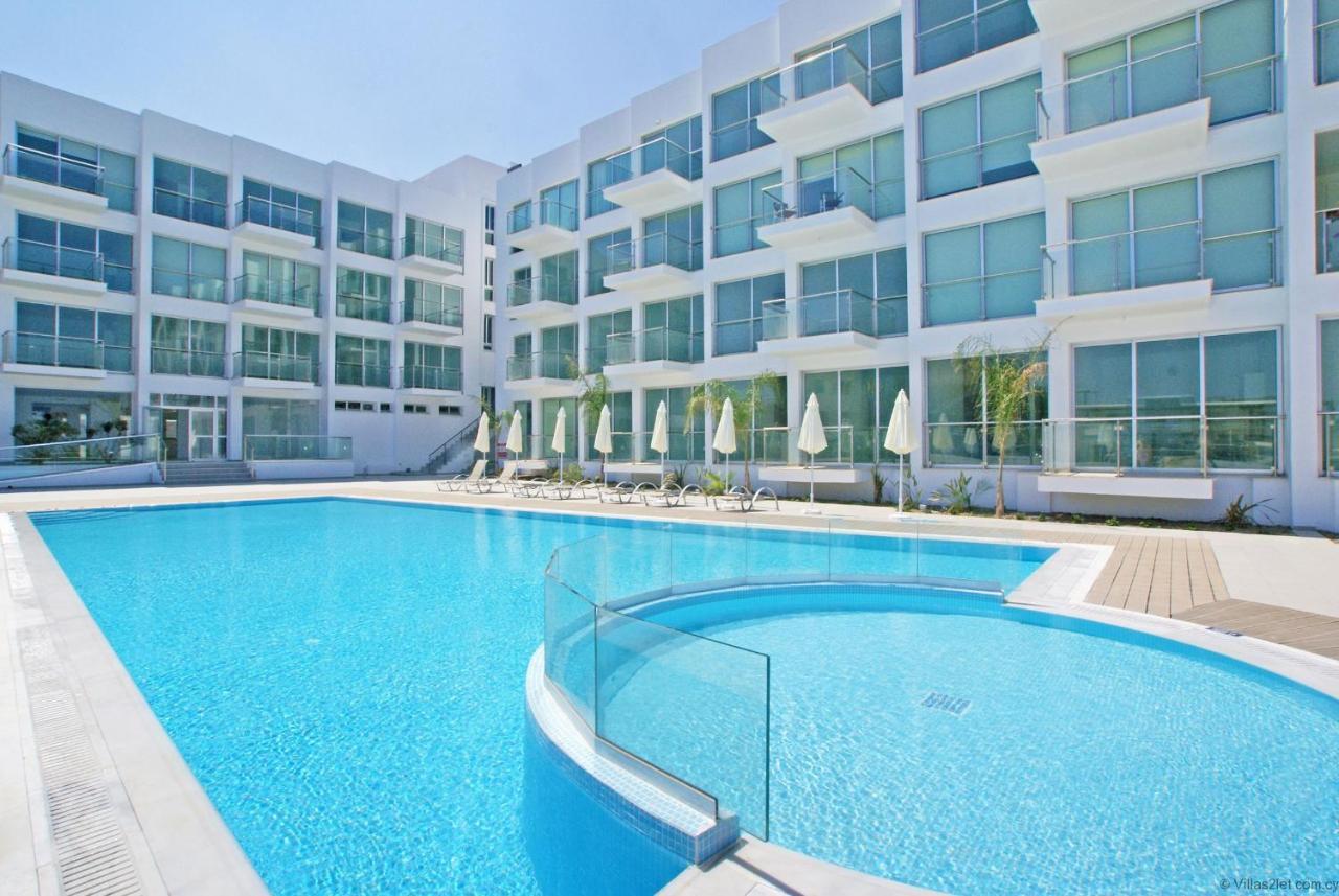 Lucile - Coralli Beachfront Apartment Paralímni Extérieur photo